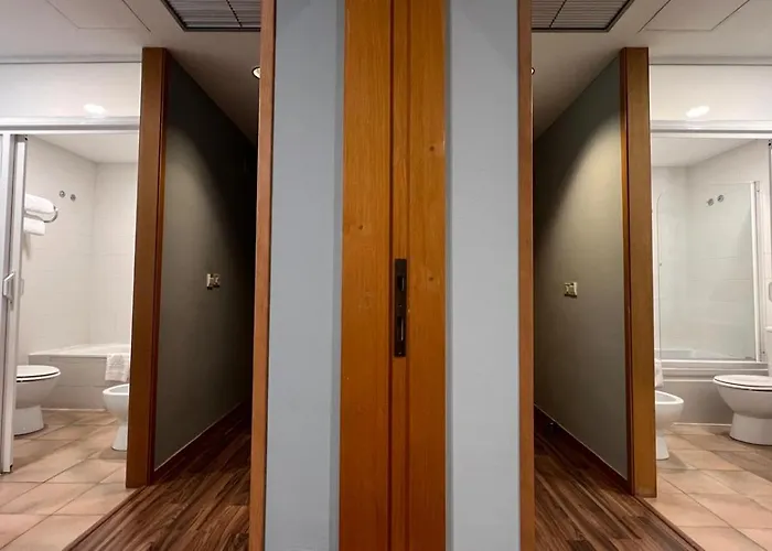 阿方索九号酒店 萨里亚