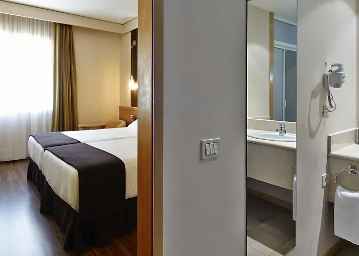 阿方索九号酒店 萨里亚