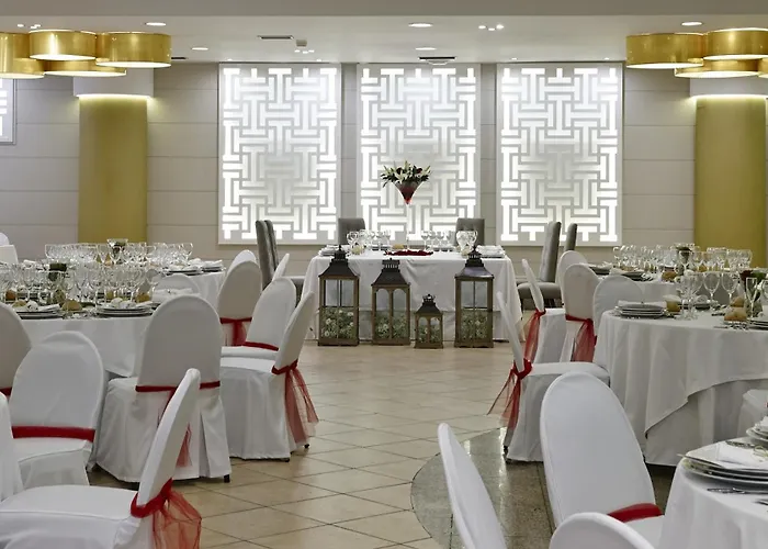 阿方索九号酒店 萨里亚